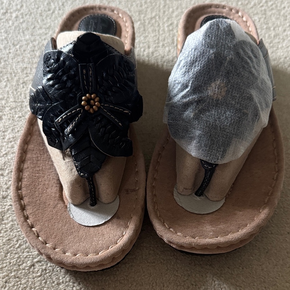 Clarks Black and Tan Artisan Sandals